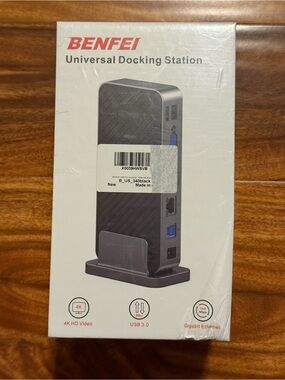 Universal Docking Station USB Hub - NIB
